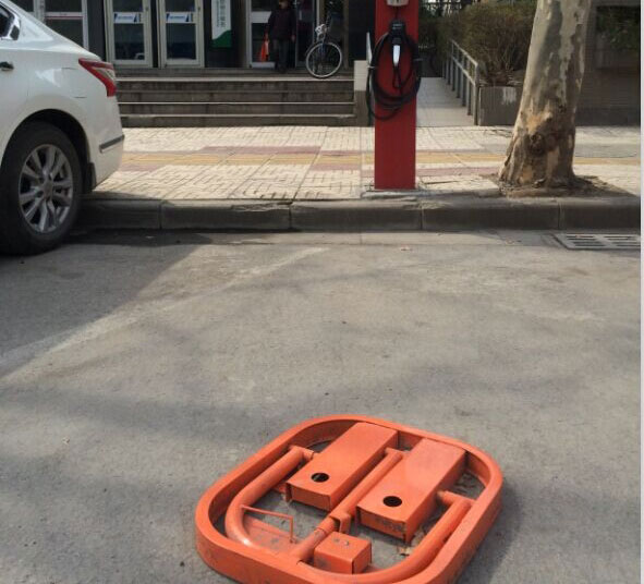 逼不得已的創意創業：智能車鎖APP丁丁停車