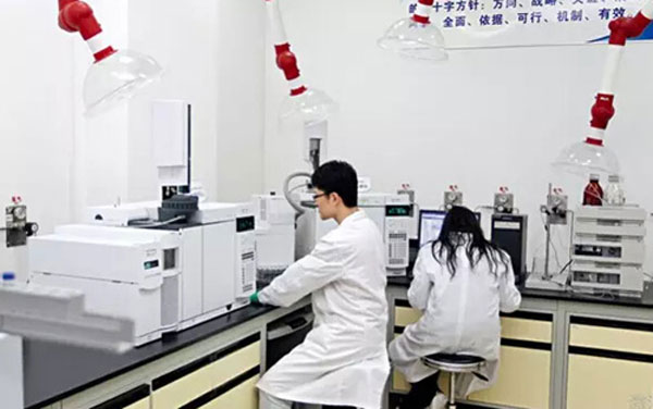 17歲做民工，36歲開公司，白手起家的他干出了180億的大生意！