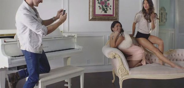 幫你拍照加美圖秀秀美顏，外加發朋友圈