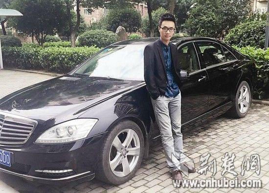 武漢科技大學鎮小龍：兩年掙得千萬資產成學生創業帶頭大哥