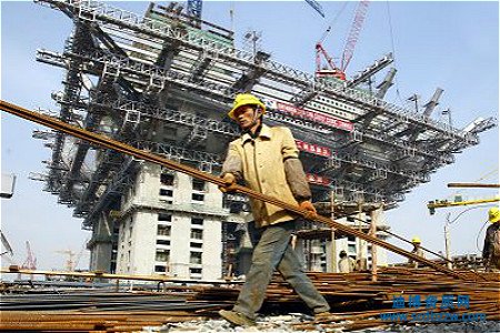 建筑工程資質三級升二級需要那些人員？