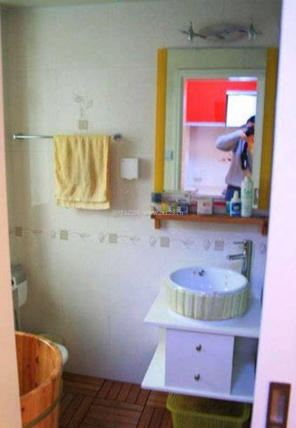 散發(fā)陽光氣息的80平小戶型圖片