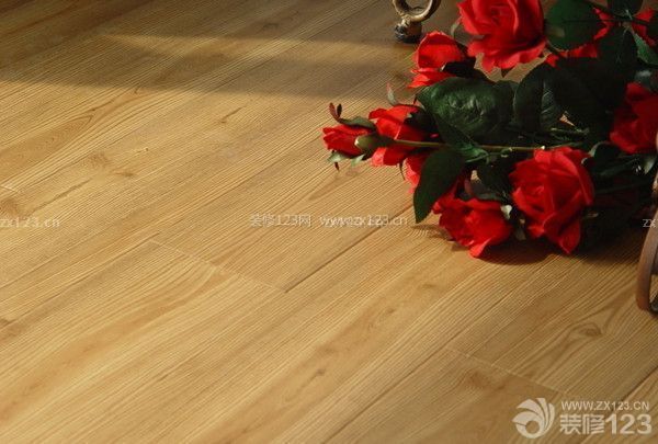 裝修公司負(fù)責(zé)的半包材料清單：地板裝修材料。