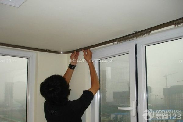 窗簾桿安裝步驟4、安裝窗簾桿