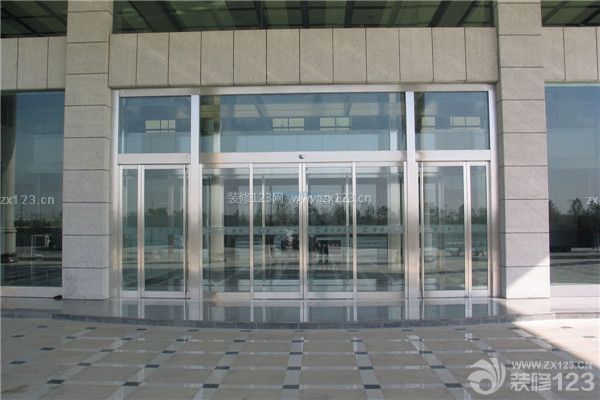 自動(dòng)門安裝效果圖